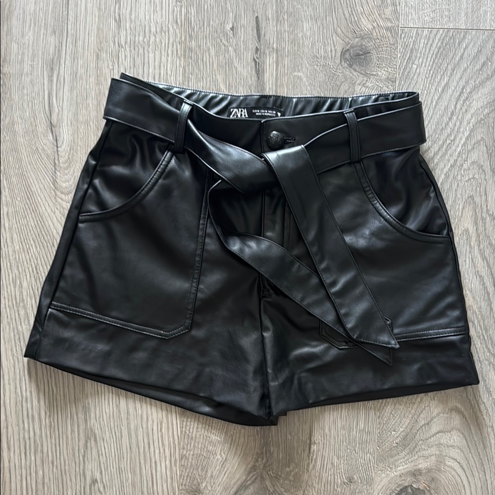 Zara Black High Waist Faux Leather Shorts. Never worn. Size M. RP $60
